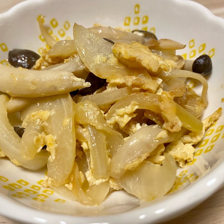 しめじと玉ねぎの醤油マヨ炒め